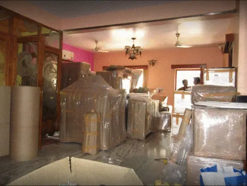 Packing glass items safely